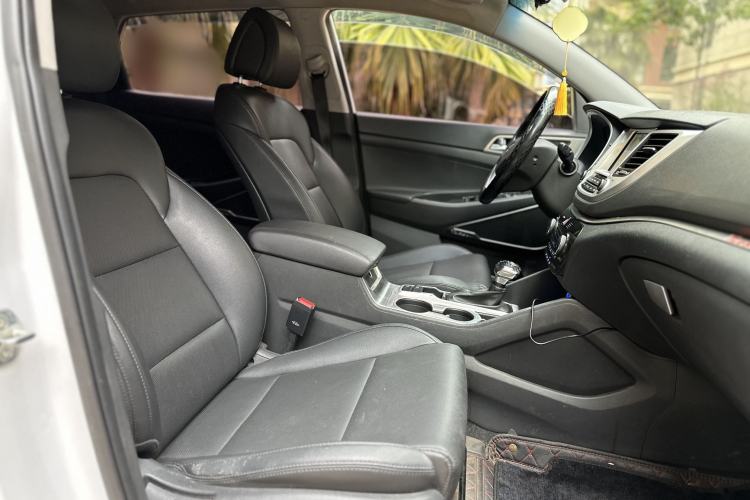 Used Hyundai Tucson 2018 1.6T Dual-Clutch Two-Wheel Drive 15th Anniversary Special Edition