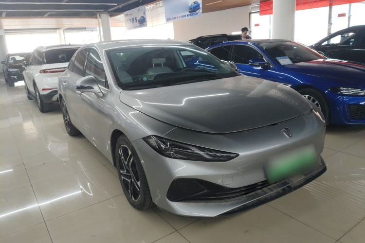 Used Roewe D7 2023 DMH 125km Excellence Edition Front Right 45 Deg