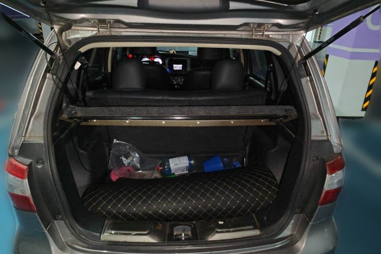 Used Nissan Livina 2013 1.6XE Manual Comfort Edition Trunk