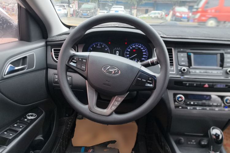 Used Hyundai Mistra 2014 1.8L Automatic Smart GLS
