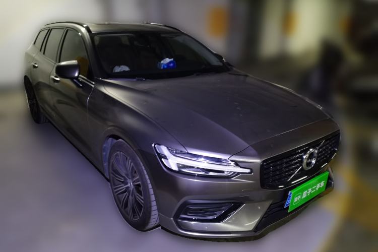 Used Volvo V60 2020 T5 Zhiyuan Luxury Edition Front Right 45 Deg