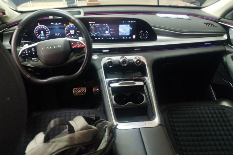 Used EXEED Lingyun 2024 300T Two-Wheel Drive Starlight Edition Center Console