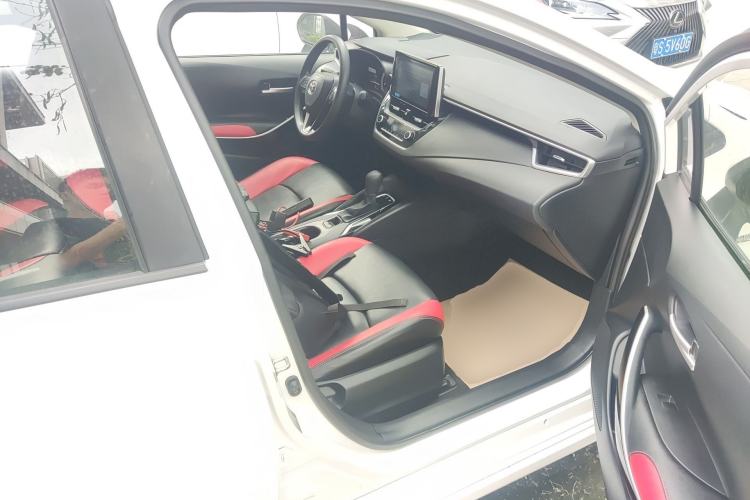 Used Toyota Corolla 2021 Dual-Motor 1.8L E-CVT Elite Edition Right Front Seat