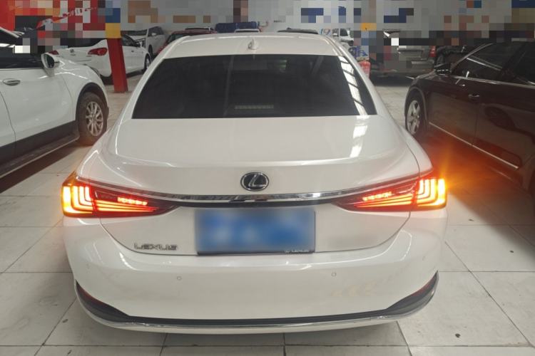 Used Lexus ES 2020 260 Excellence Edition
