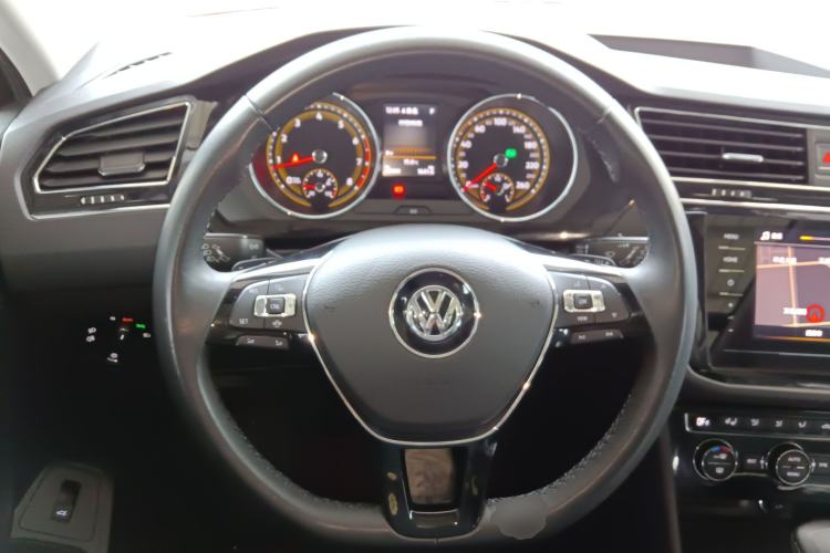 Used Volkswagen Tiguan L 2019 Revised 330TSI Automatic Two-Wheel Drive Smart & Luxury Edition China VI Standard