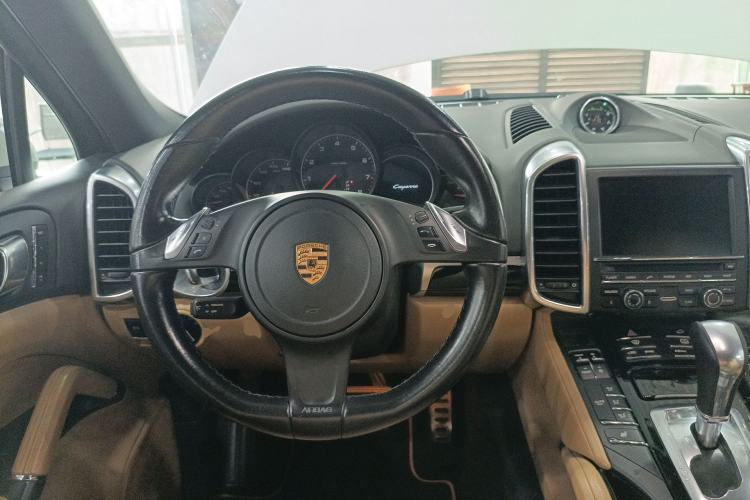 Used Porsche Cayenne 2014 Cayenne Platinum Edition 3.0T Steering Wheel
