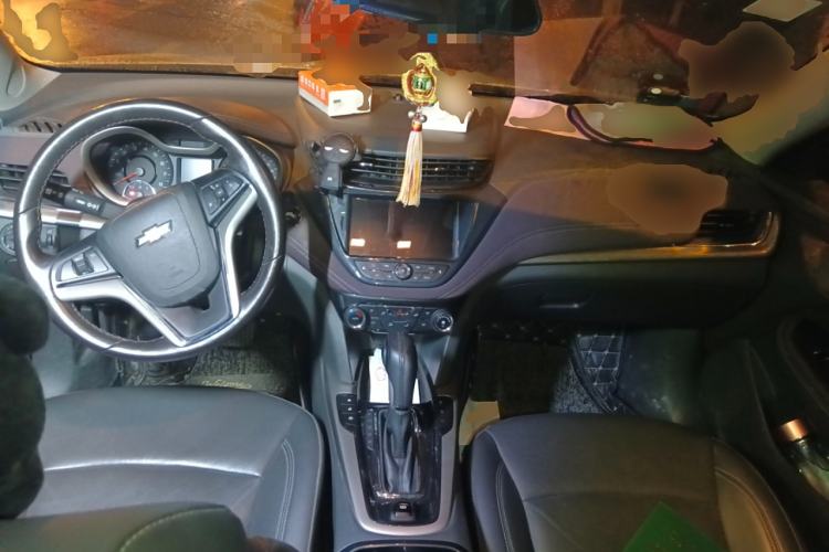 Used Chevrolet Malibu 2017 1.5T Automatic Luxury Edition Center Console