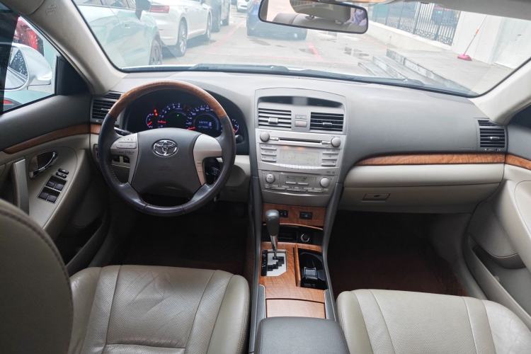 Used Toyota Camry 2009 240G Luxury Edition Center Console