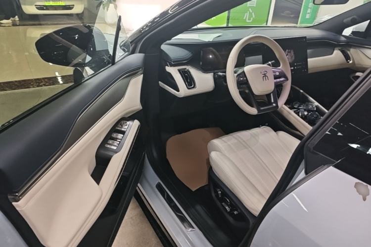 Used BYD Song L EV 2024 550 km Excellence Version
