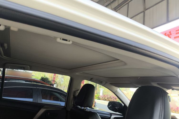 Used Toyota RAV4 2015 2.5L Automatic 4x4 Elite Edition
