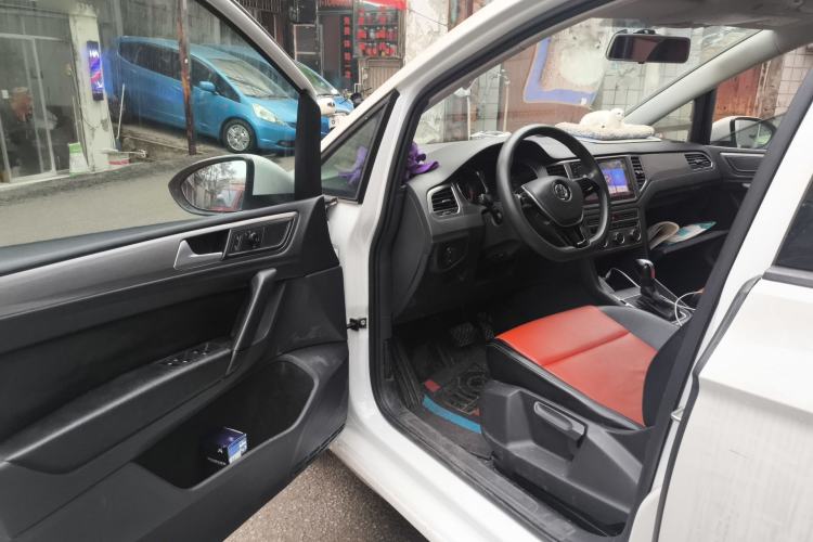 Used Volkswagen Golf Sportsvan 2018 1.6L Automatic Comfort Model Driver Seat