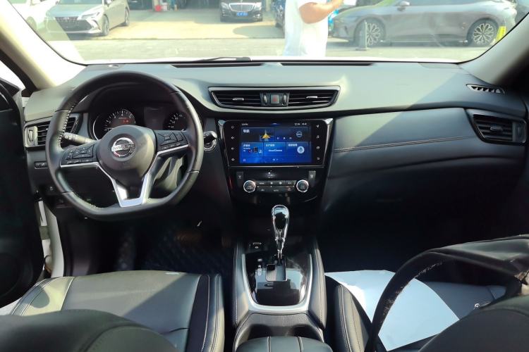 Used Nissan X-Trail 2020 2.0L XL ITS CVT 2WD SmartConnect Comfort Edition Center Console