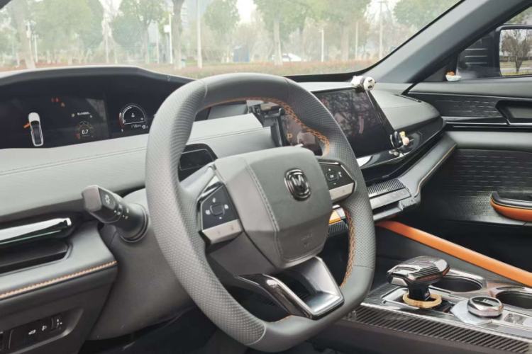 Used CHANGAN UNI-V 2022 1.5T Prestige Version
