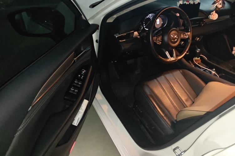 Used Mazda Atenza 2020 2.0L Blue Sky Luxury Edition
