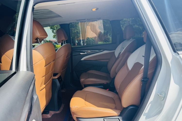 Used SAIC MAXUS G50 2021 1.5T Automatic Comfort Touring B Interior 2