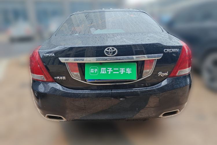 Used Toyota Crown 2011 2.5L Royal Special Edition with Leather and Sunroof