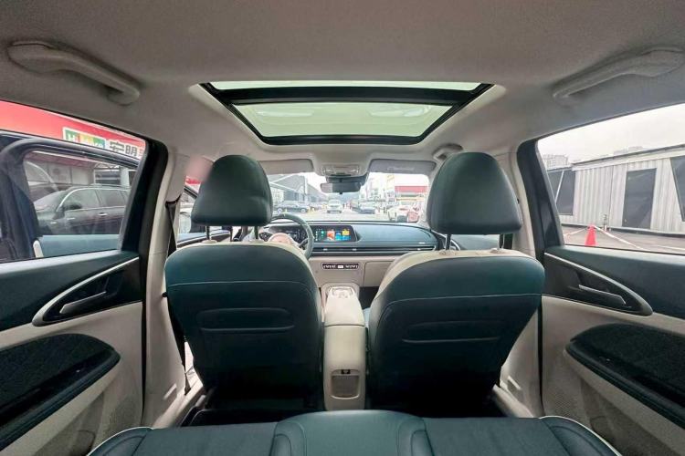 Used ORA Good Cat 2023 401 km Standard Range Prestige Version Lithium Iron Phosphate
