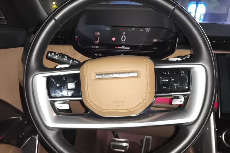 Used Land Rover Range Rover 2023 3.0 L6 400 PS Prestige Seven-Seater Extended Version
