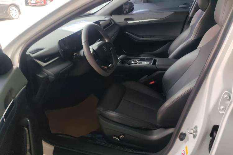 Used Changan Ruicheng PLUS 2023 1.5T DCT Prestige Edition
