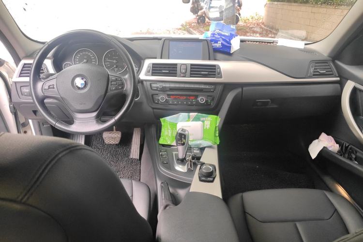 Used BMW 3 Series 2015 320Li Fashion Model Center Console