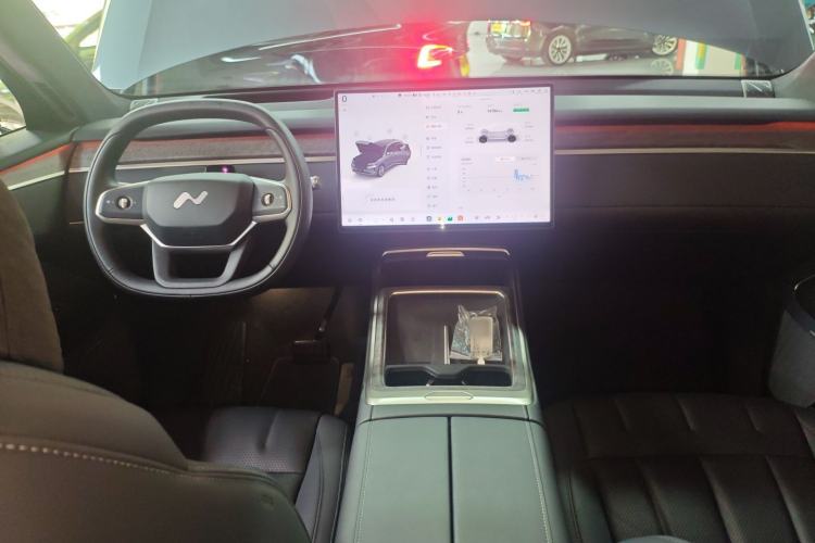 Used ONVO Luxeed L90 2025 Model—Ultra Six-Seater Version
