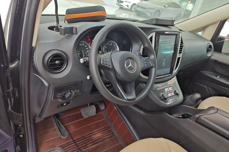 Used Mercedes-Benz Vito 2018 2.0T Elite Version 7 Seats China VI Emission Standard
