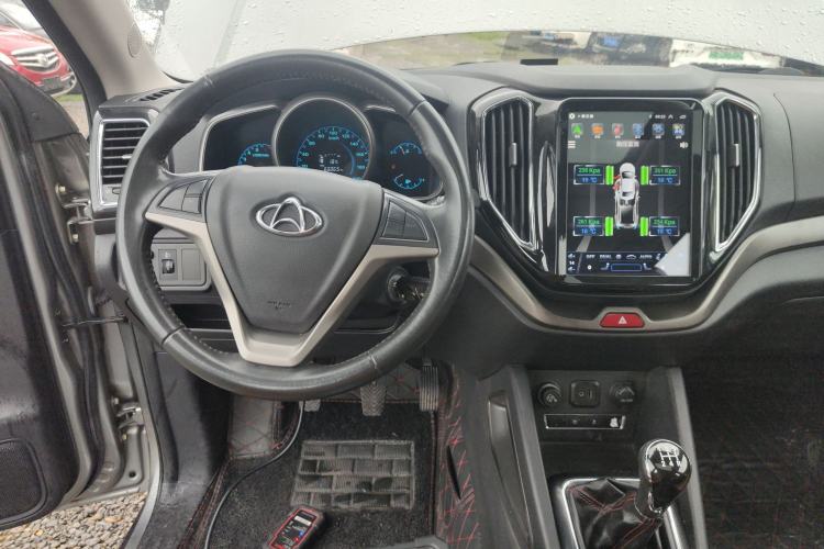 Used CHANGAN OSHAN CX70 2016 1.6L Manual Luxury Model Center Console