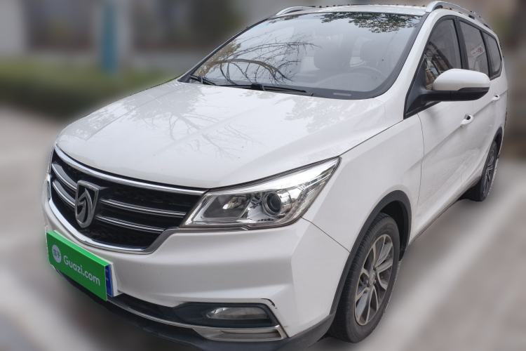 Used Baojun 730 2017 1.5T Manual Fashion Version 7 Seats China V Emission Standard