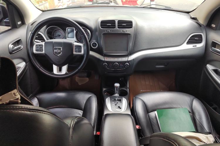 Used Dodge Journey 2013 2.4L Two-Wheel Drive Luxury Version