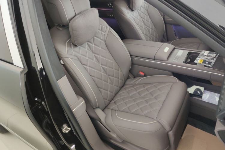 Used Nio ES8 2026 Model 6-seat Executive Luxury Edition Right Front Seat