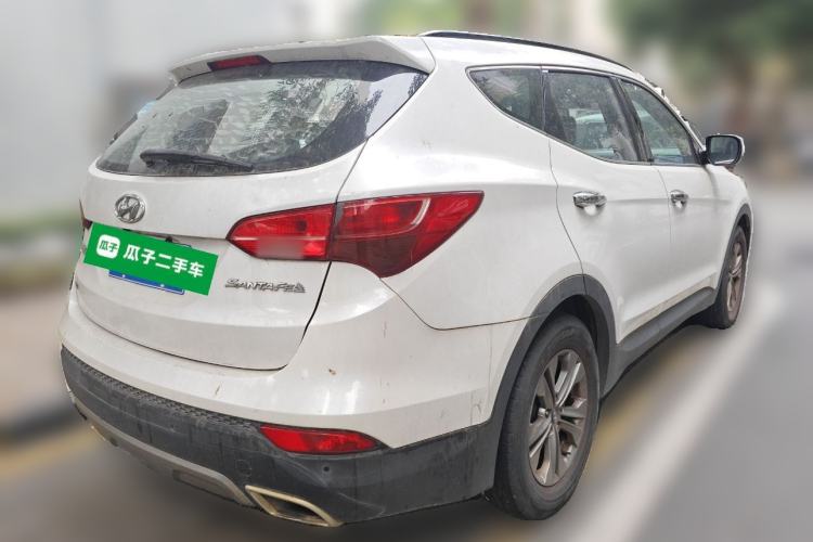 Used Hyundai Santa Fe 2015 2.4L Automatic Two-Wheel Drive Smart Version 5 Seats
