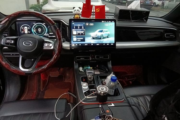 Used GAC Trumpchi GS8 2022 Flagship Series 2.0 TGDI Two-Wheel-Drive Prestige Edition (7 Seats) Center Console