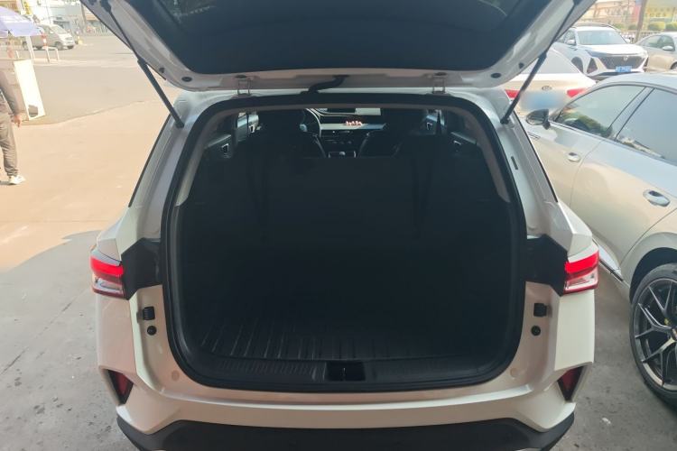 Used Wuling Alvez 2022 1.5L Manual Free-Style Model