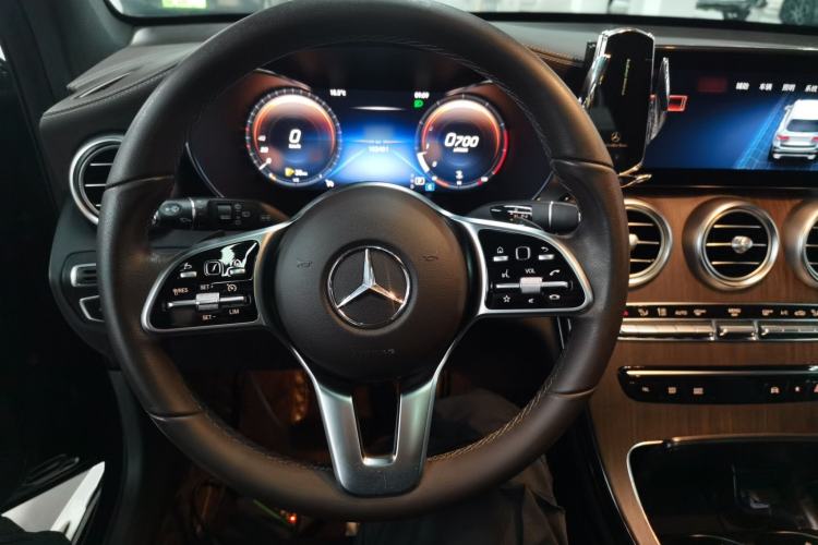 Used Mercedes-Benz GLC 2021 GLC 300 L 4MATIC Dynamic Model Steering Wheel