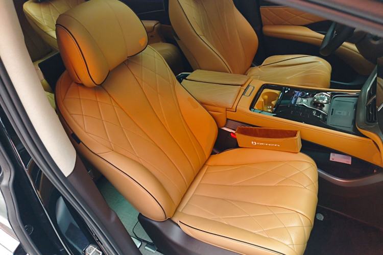 Used Denza D9 2024 DM-i 980 Four-Wheel Drive Prestige Model
