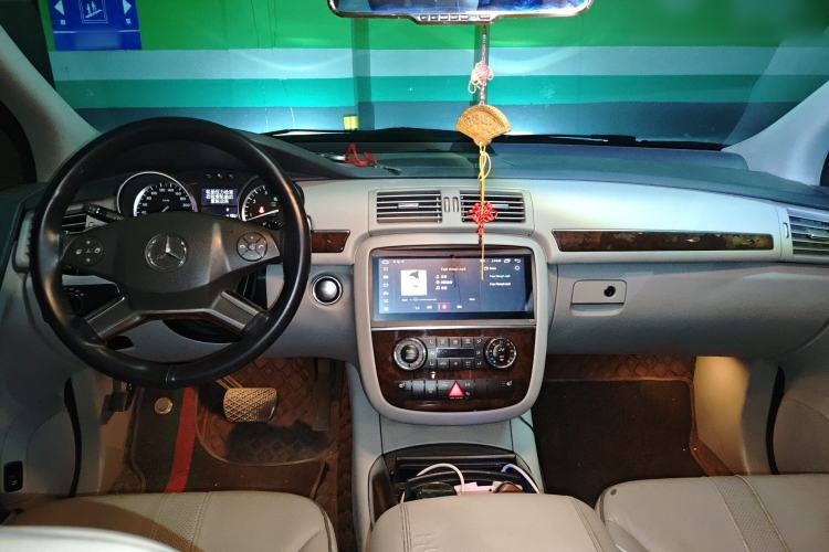 Used Mercedes-Benz R-Class 2010 R 350 L 4MATIC