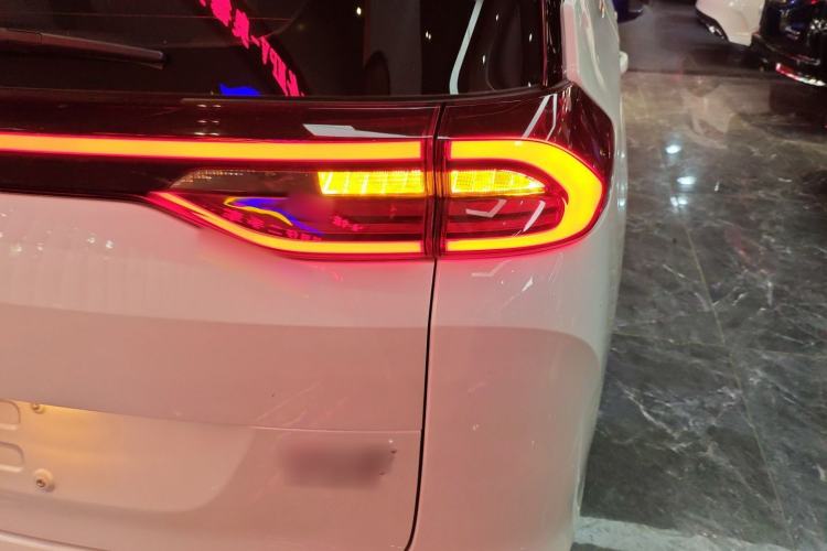 Used GAC Trumpchi M6 2019 270T Automatic Luxury Edition (7-seater) China V Standard Exterior 3