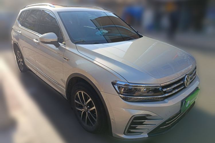 Used Volkswagen Tiguan L New Energy 2019 430 PHEV Hybrid Flagship Model Front Right 45 Deg