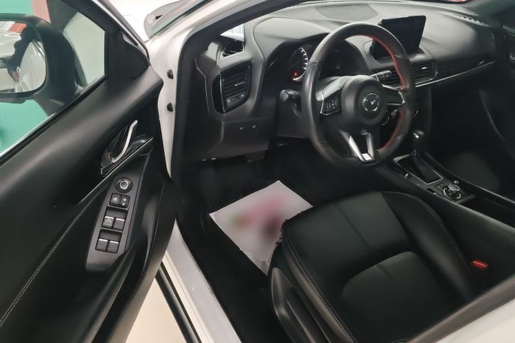 Used Mazda CX-4 2020 2.0L Automatic Two-Wheel Drive Blue Sky Dynamic Edition Driver Seat