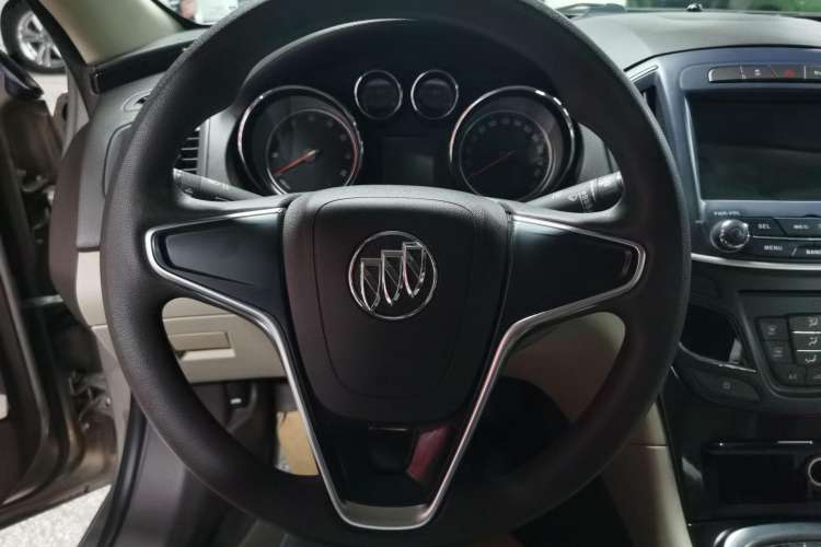 Used Buick Regal 2015 2.0L Leading Fashion Edition