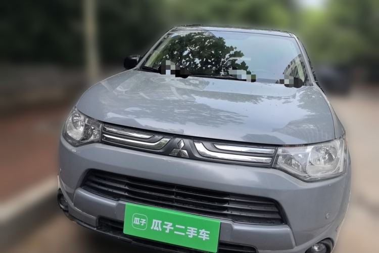 Used Mitsubishi Outlander 2013 2.0L Two-Wheel Drive Sport Navigation Version 5 Seats

