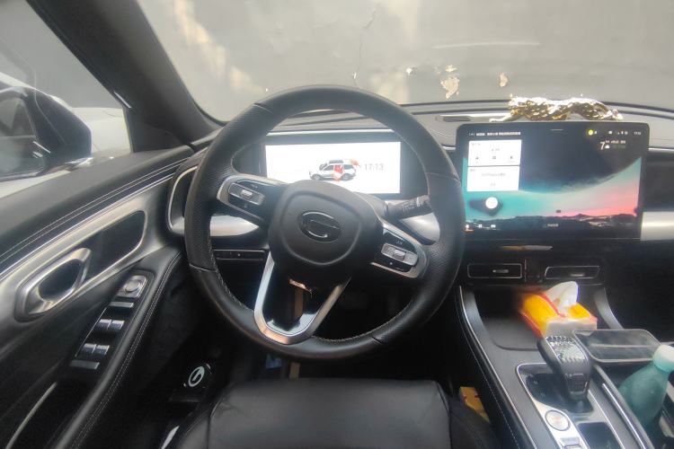 Used GAC Trumpchi GS8 2025 Linghang Series 2.0 TGDI Two-Wheel-Drive Luxury Edition 5 Seats Steering Wheel