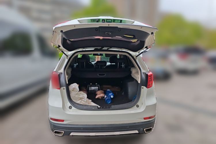 Used GAC Trumpchi GS5 Super 2015 1.8T Automatic Two-Wheel Drive Luxury Edition Trunk