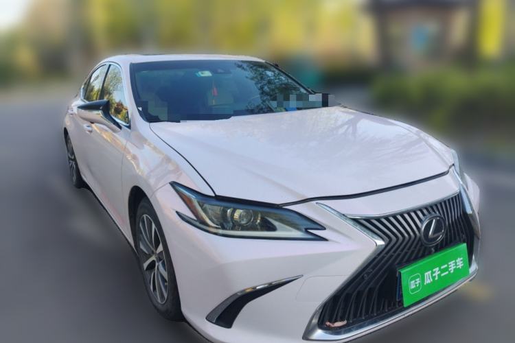 Used Lexus ES 2018 200 Excellence Edition China V Standard Front Right 45 Deg