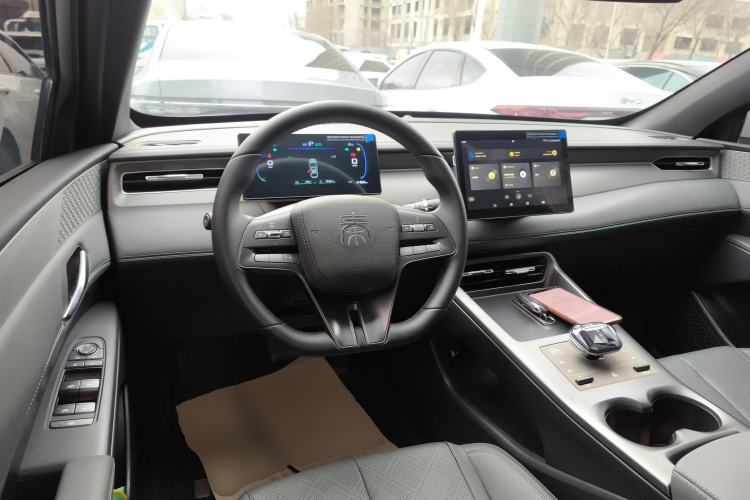 Used BYD Qin PLUS 2025 DM-i Smart Drive 55KM Leading Model
