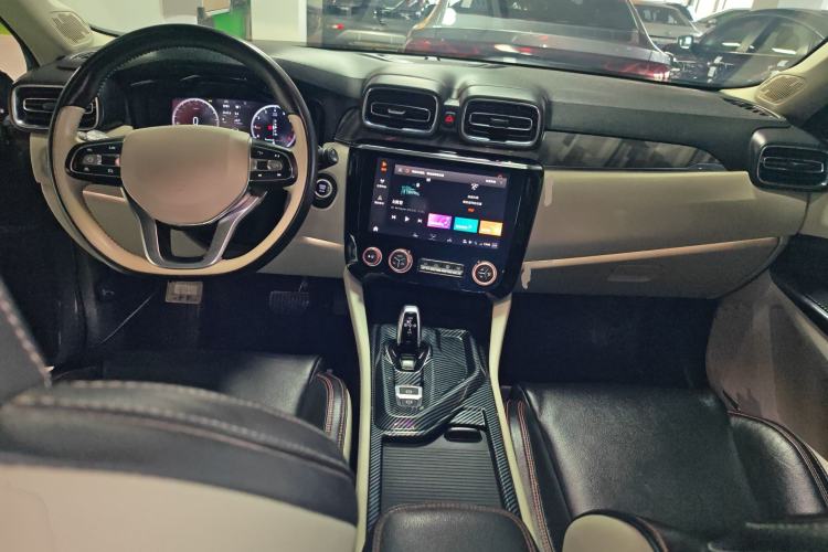 Used Lynk & Co 02 2018 1.5T DCT Two-Wheel Drive Zhaopu Version China V Standard Center Console