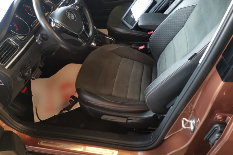 Used Volkswagen C-TREK 2017 230TSI DSG Luxury Model
