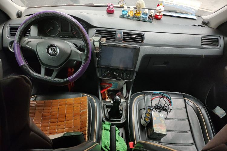 Used Volkswagen Santana 2018 1.5L Manual Fashion Edition Center Console