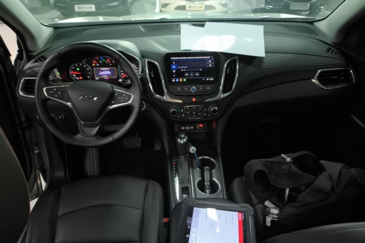 Used Chevrolet Equinox 2019 Redline 550T Automatic All-Wheel-Drive RS Model China VI Standard Center Console