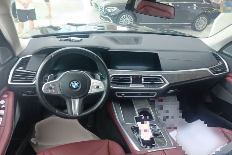 Used BMW X5 2022 xDrive 30Li Luxury M Sport Package
